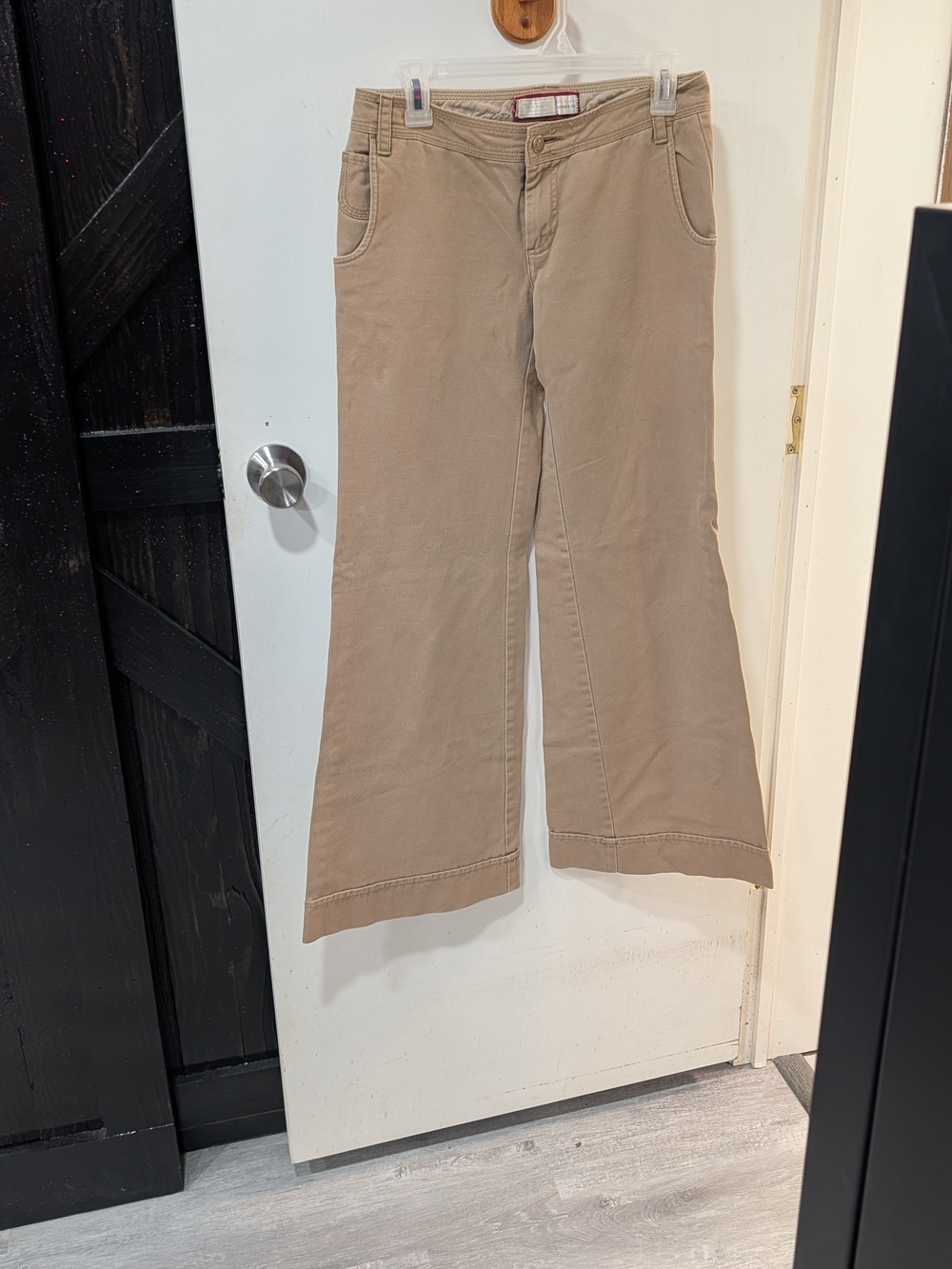 Old Navy Khaki Low-Rise Wide-Leg Pants